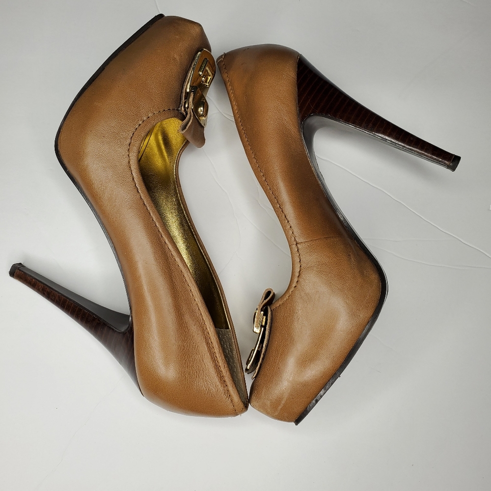 Nine West Wheels up Pump